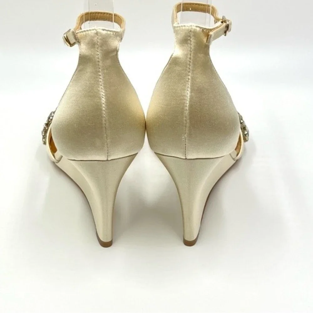 Badgley Mischka Size‎ 6 Aliyah Ivory Satin Jeweled Wedge Sandals Shoes Heels